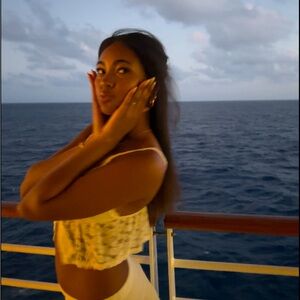 Meet your Posher, Ella